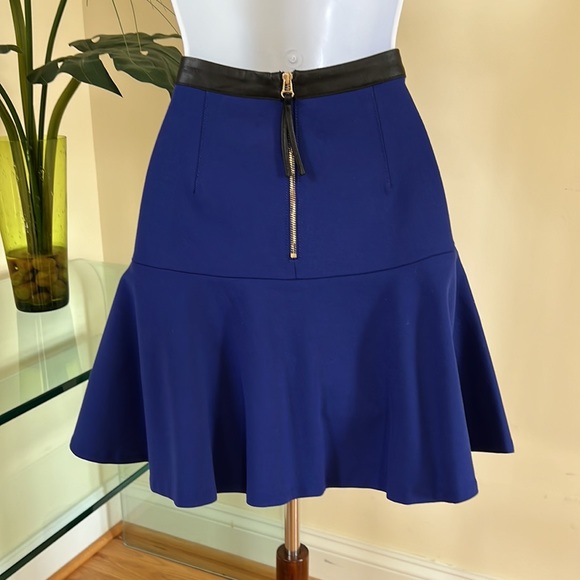 Club Monaco Mini Skirt - Picture 2 of 9